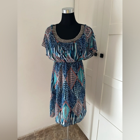 Elegant Blue Patterned Dress - Picture 1 of 5